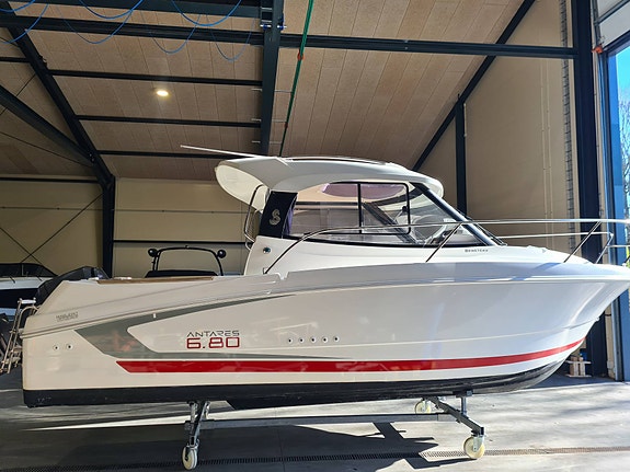 Beneteua Antares 6.80 - Yamaha F115/Udstyr 2014