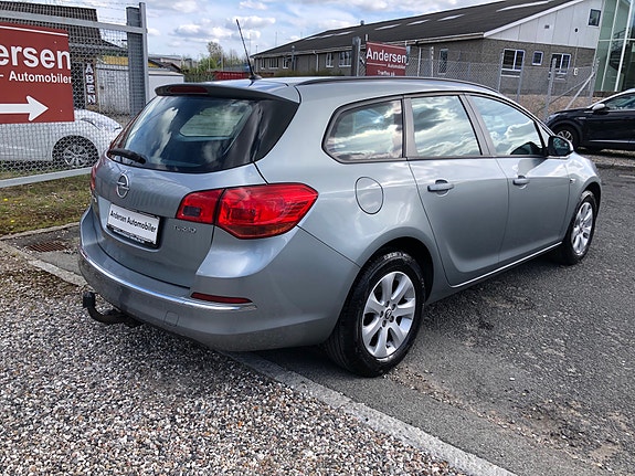 Opel Astra 2015 photo 2
