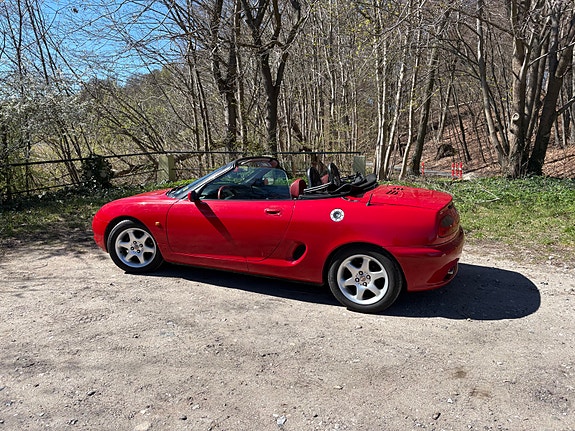 MG Cabriolet 1999 photo 3