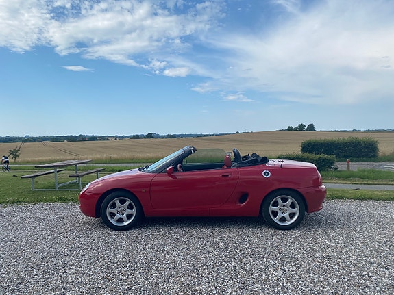MG Cabriolet 1999 photo 2