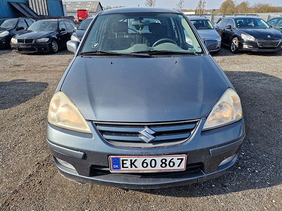 Suzuki Liana