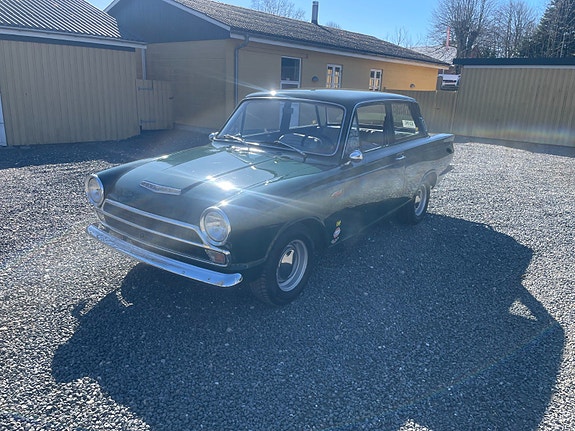 Ford Cortina