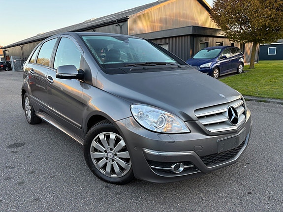 Mercedes B200