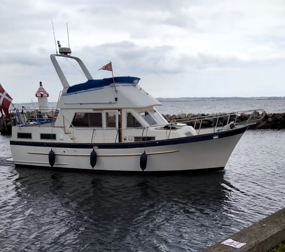 Andre CT 35 Sun Deck Trawler