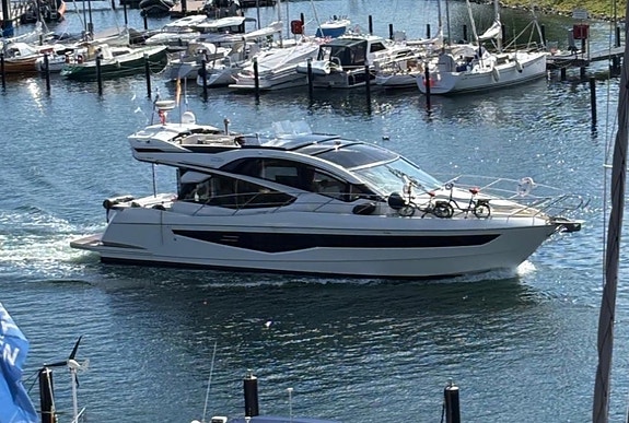 Galeon 560 Skydeck