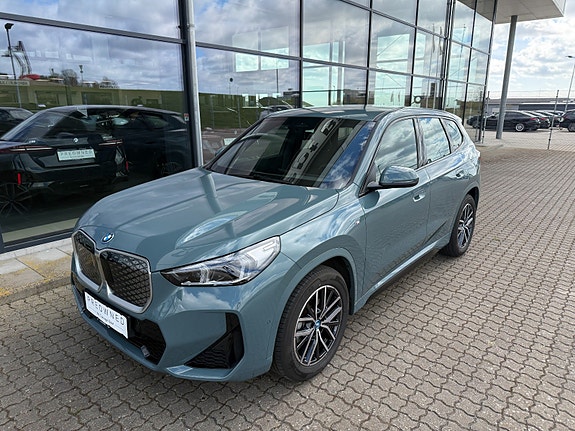 BMW iX1