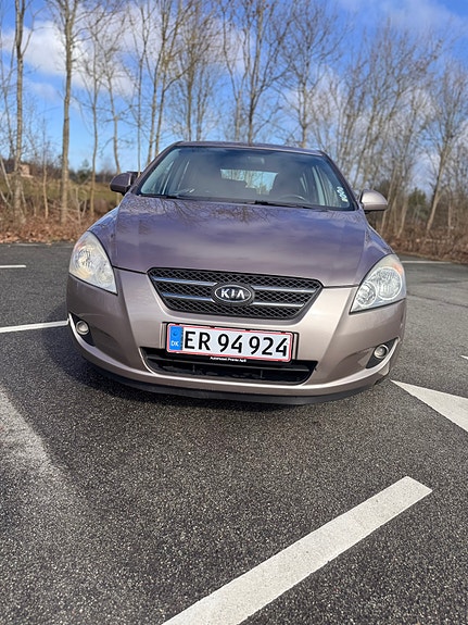 Kia Ceed 2009 photo 4