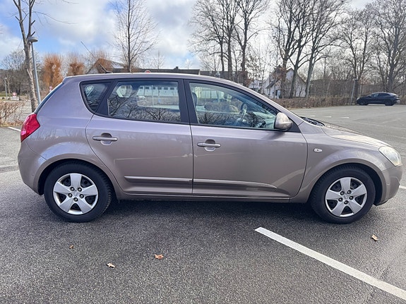 Kia Ceed 2009 photo 3