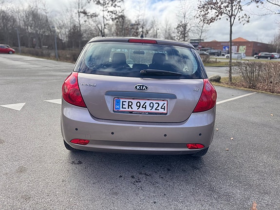 Kia Ceed 2009 photo 2