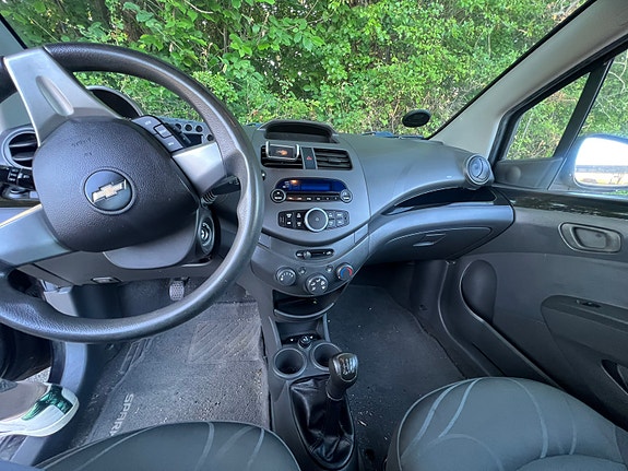 Chevrolet Spark 2011 photo 2