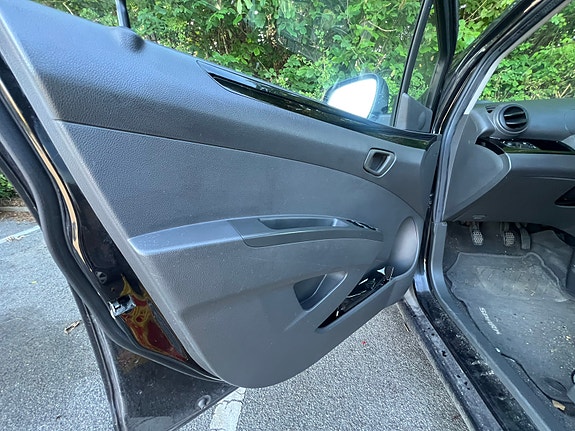 Chevrolet Spark 2011 photo 4