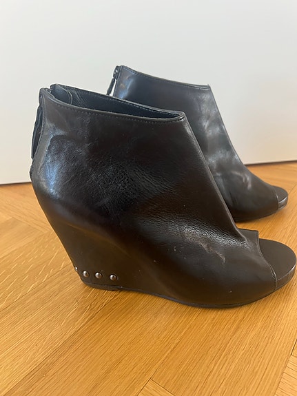 Product image 20 of 24