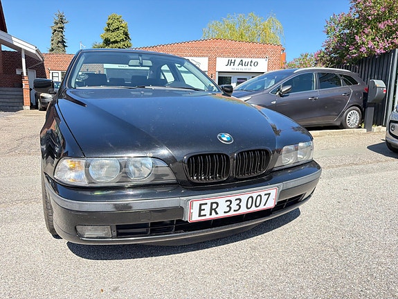 BMW 528i