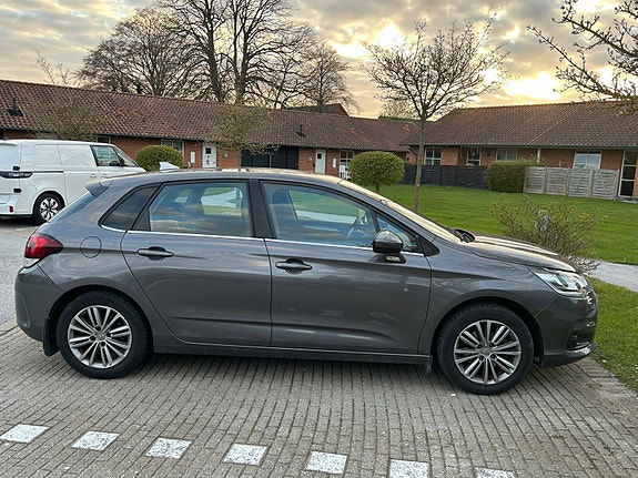 Citroen C4 2016 photo 2