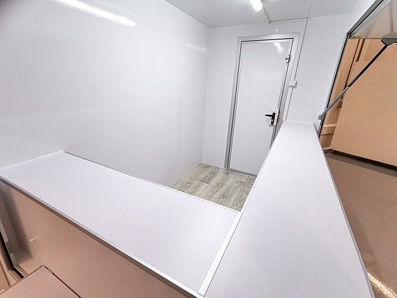 Product image 16 of 40