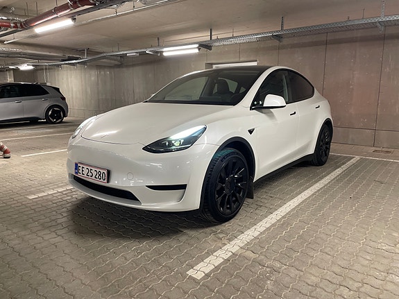 Tesla Model Y til salg hos Nabilli