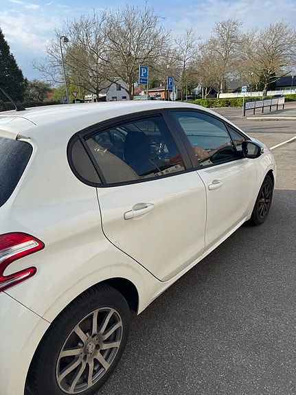 Peugeot 208 til salg hos Nabilli