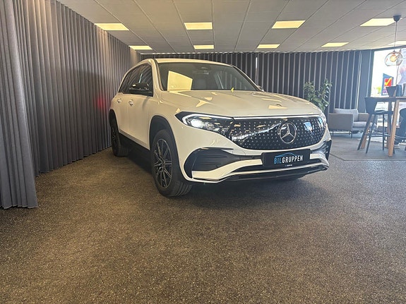 Mercedes EQB250+