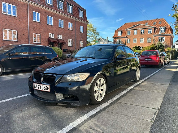 BMW 320i til salg hos Nabilli
