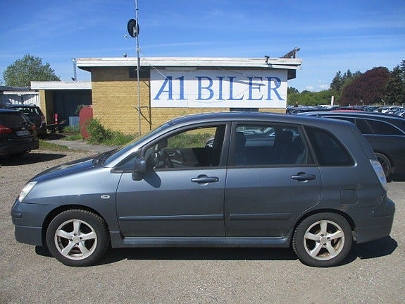 Suzuki Liana