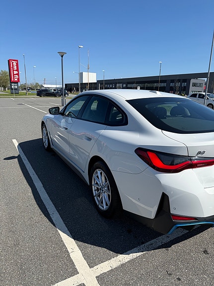 BMW i4 til salg hos Nabilli
