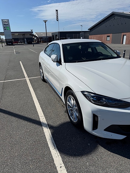 BMW i4 til salg hos Nabilli