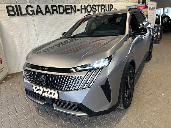 Peugeot e-5008
