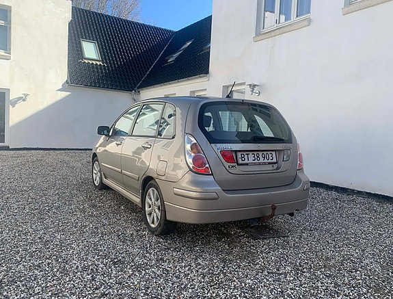 Suzuki Liana til salg hos Nabilli