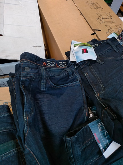 Product image 16 of 32