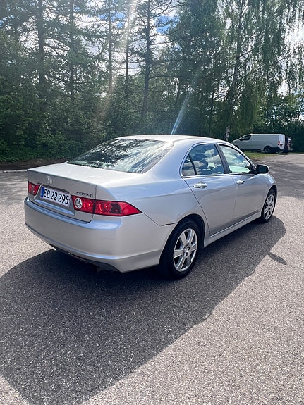 Honda Accord til salg hos Nabilli