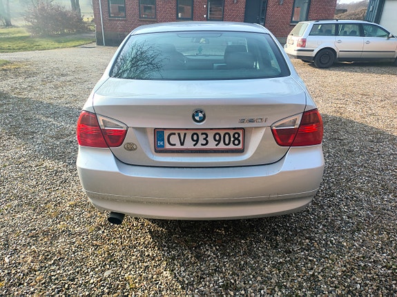 BMW 320i til salg hos Nabilli