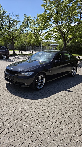 BMW 320i til salg hos Nabilli
