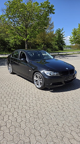 BMW 320i til salg hos Nabilli