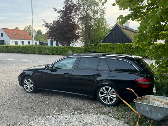 Mercedes E200 til salg hos Nabilli