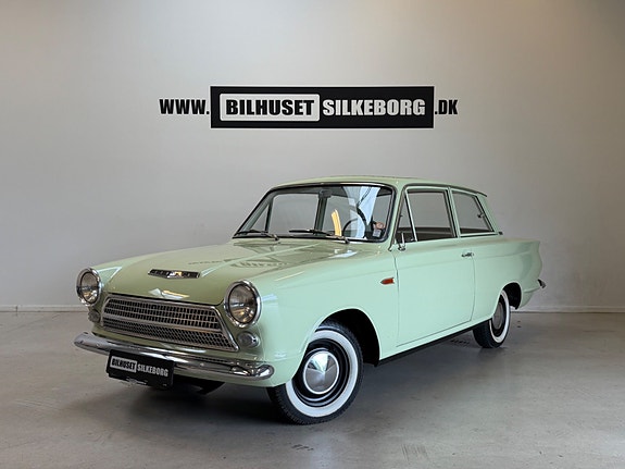 Ford Consul Cortina