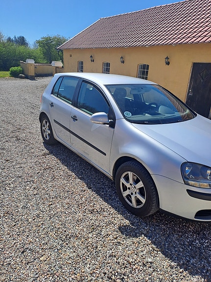 Volkswagen Golf 2003 photo 2