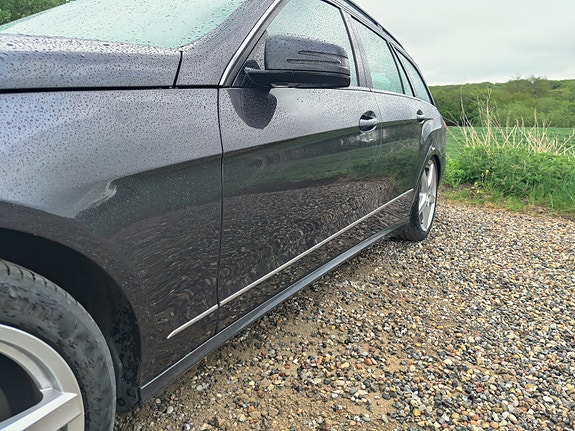 Mercedes-Benz E-Class 2011 photo 2