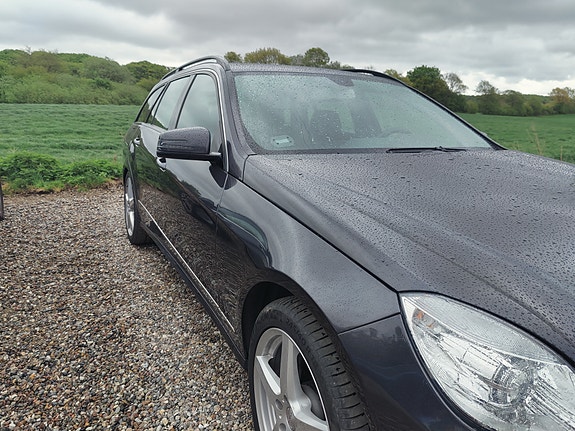 Mercedes-Benz E-Class 2011 photo 4