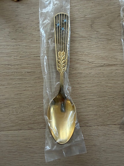 Product image 17 of 98