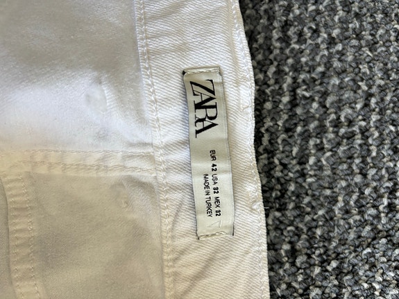 Product image 16 of 60