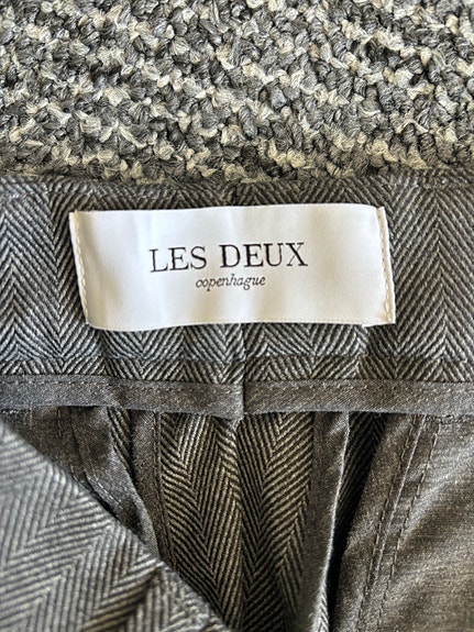 Product image 33 of 60