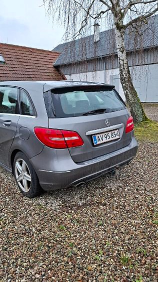Mercedes B180 til salg hos Nabilli
