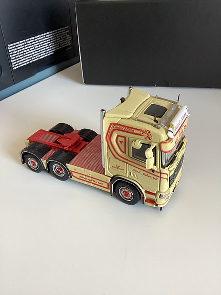 Product image 4 of 6