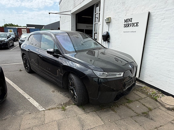 BMW iX til salg hos Nabilli