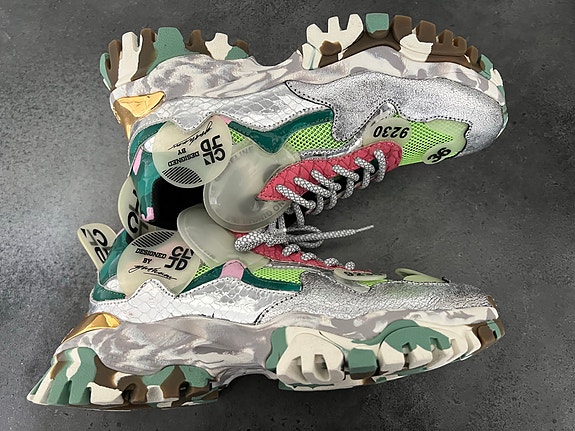 Product image 11 of 16