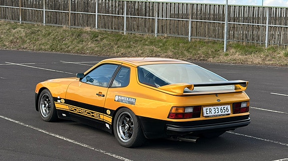 Porsche 944 1984 photo 2
