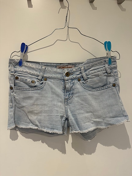 Product image 33 of 40