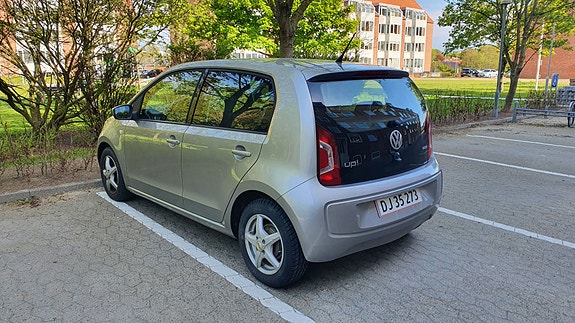 Volkswagen Up 2014 photo 2