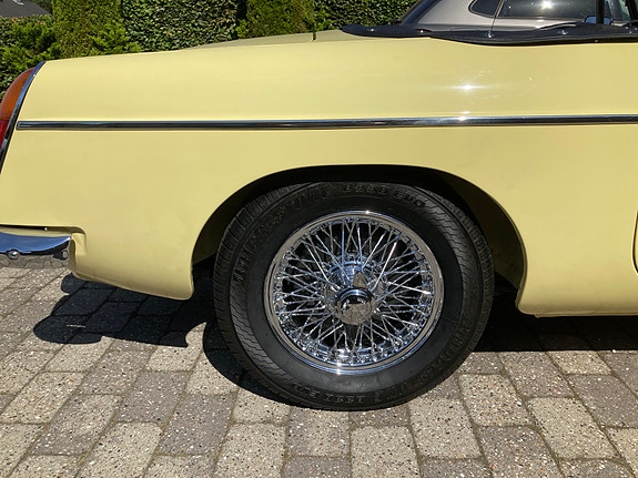MG B 1968 photo 4