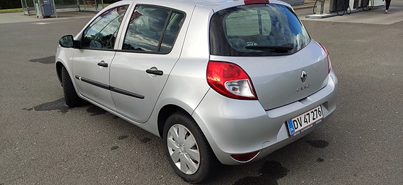 Renault Clio Iii 2011 photo 5